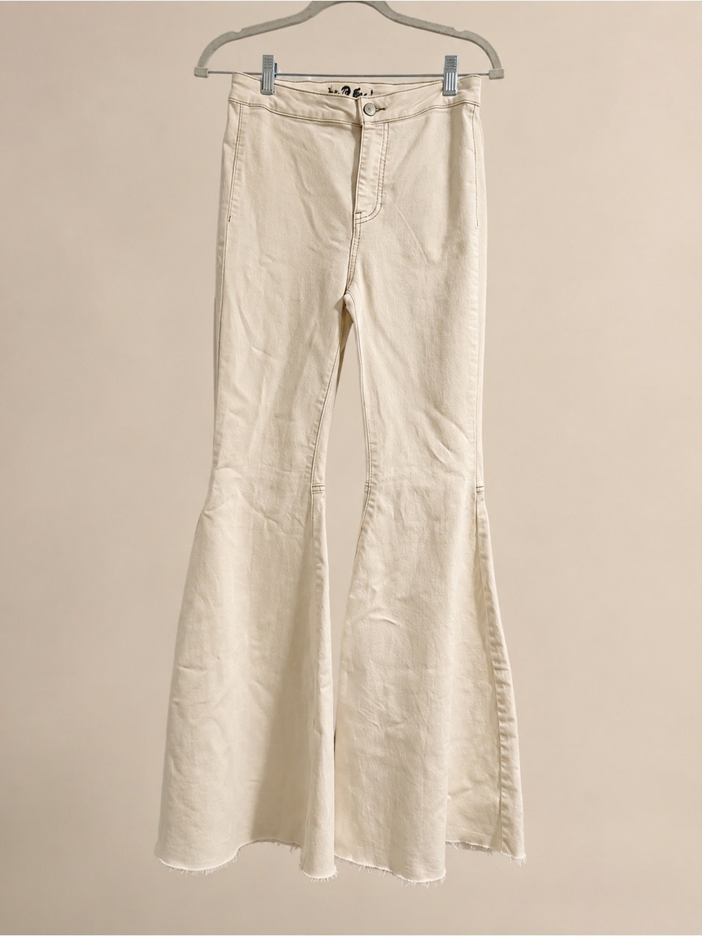 We The Free Just Float On Flare Jeans Heavenly White Size 26 NWT - Picture 3 of 6